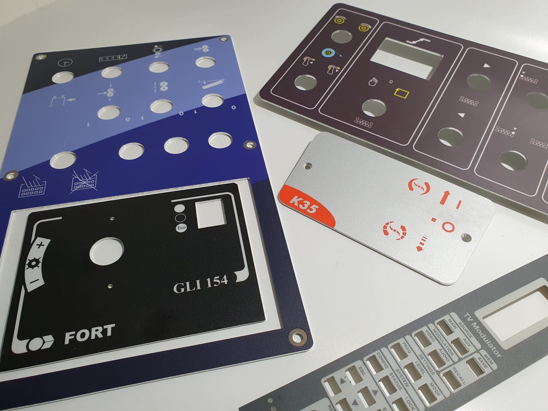 FACE AVANT COMPOSITE